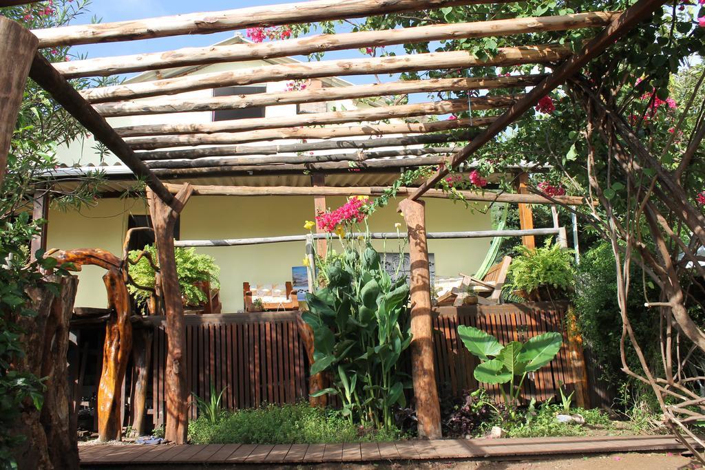 Hospedaria Domiciliar do Iram e da Ângela- Fernando de Noronha Exterior foto